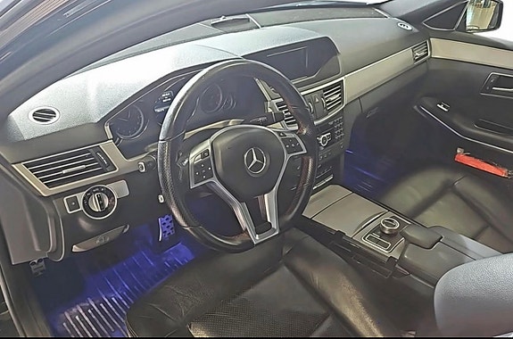 Mercedes-Benz E220 d 7 of 9