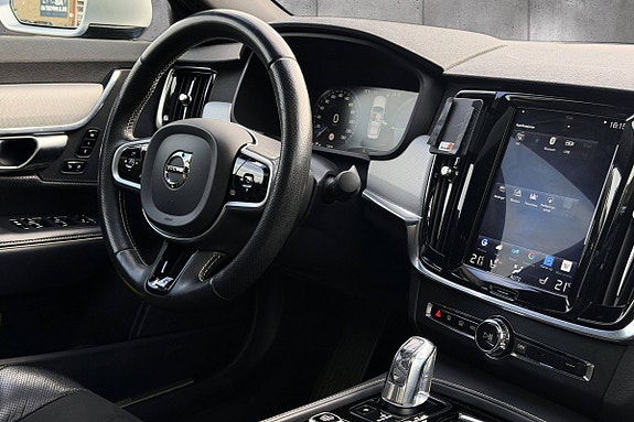 Volvo S90 14 of 21