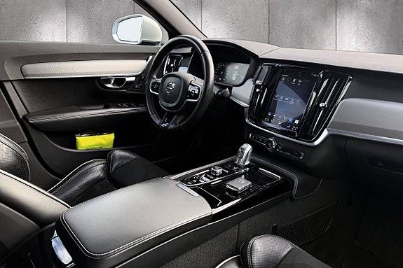 Volvo S90 13 of 21