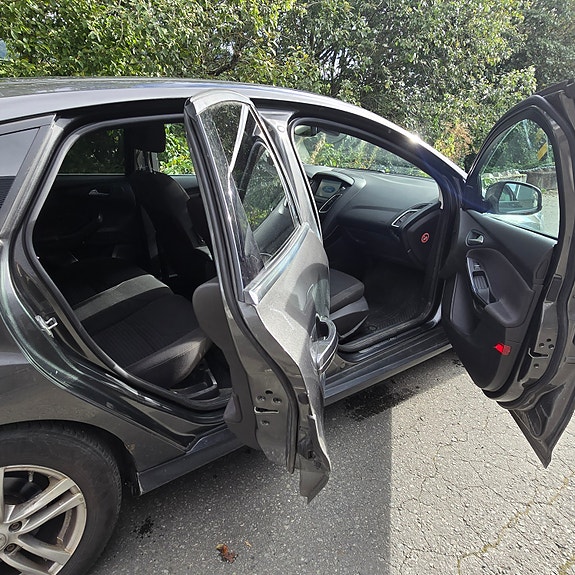 Ford Focus 7 of 15