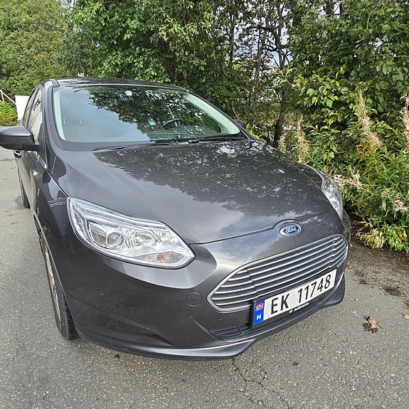 Ford Focus 2 of 15
