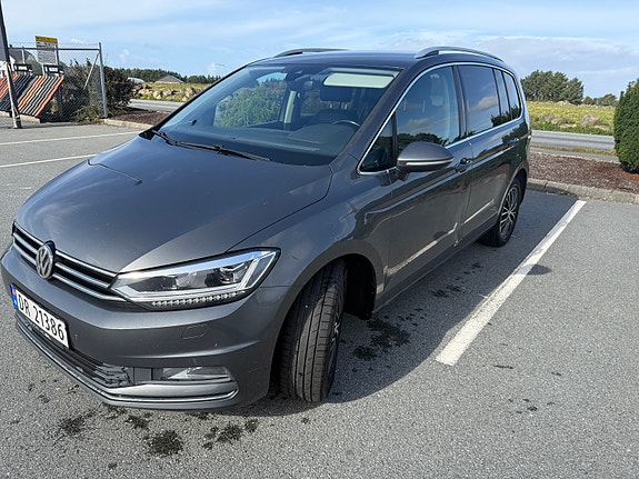 Volkswagen Touran 3 of 7