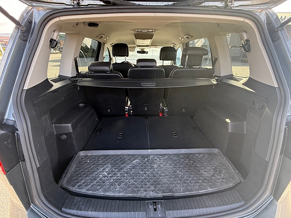Volkswagen Touran 6 of 7