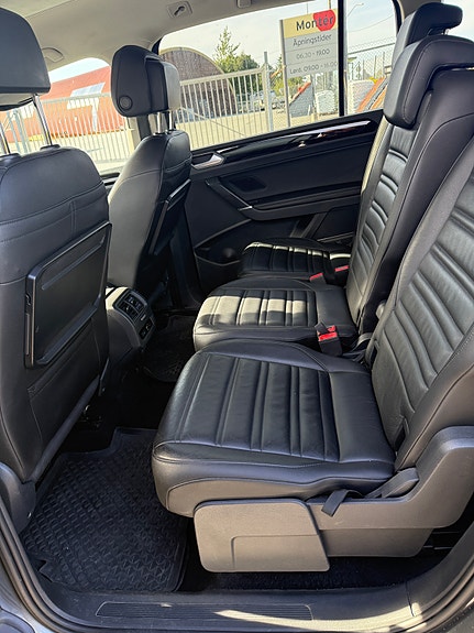 Volkswagen Touran 5 of 7