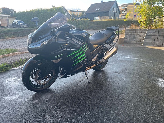 Kawasaki ZZR 1400 17 of 20