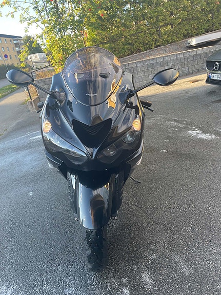 Kawasaki ZZR 1400 6 of 20