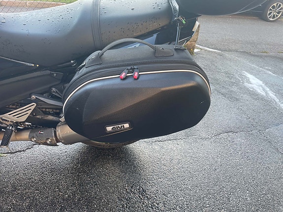 Kawasaki ZZR 1400 9 of 20