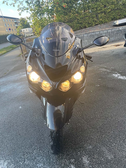 Kawasaki ZZR 1400 8 of 20