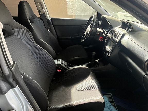 Subaru Impreza 15 of 21