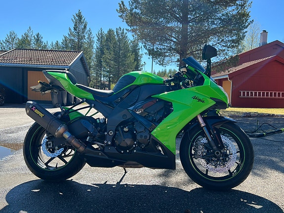 Kawasaki Ninja ZX-10R 7 of 14