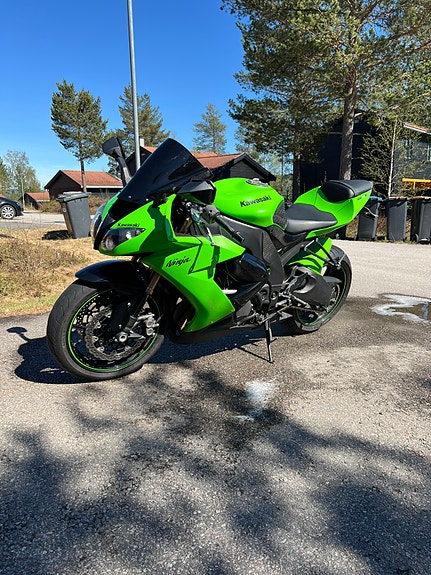 Kawasaki Ninja ZX-10R 4 of 14