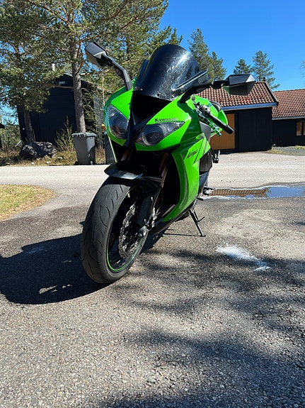 Kawasaki Ninja ZX-10R 5 of 14