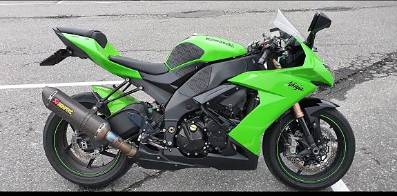 Kawasaki Ninja ZX-10R 2 of 14
