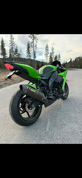 Kawasaki Ninja ZX-10R 14 of 14