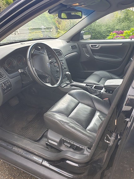 Volvo V70 10 of 14