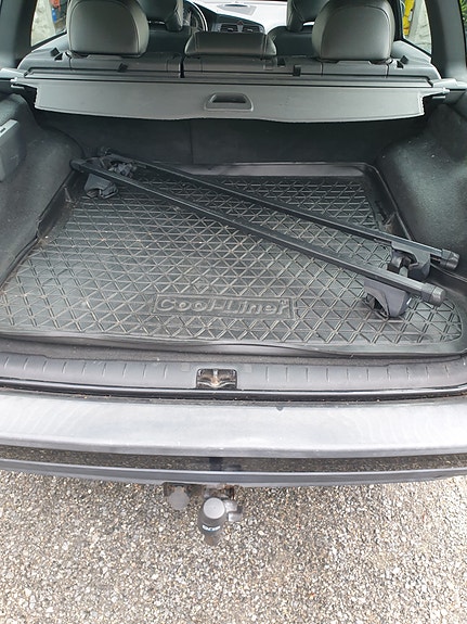 Volvo V70 2 of 14