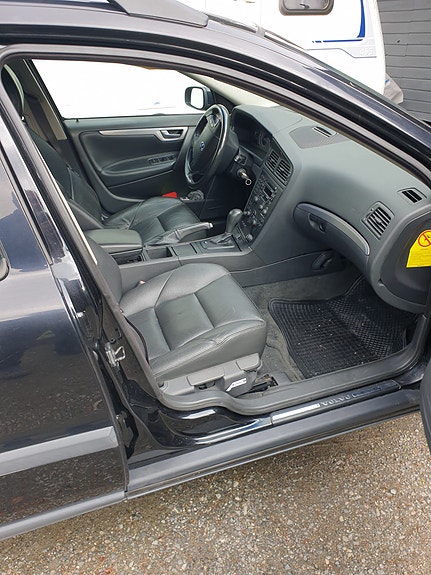 Volvo V70 8 of 14