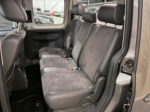 Volkswagen Caddy Maxi 14 of 29