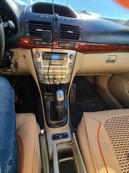 Toyota Avensis 8 of 18