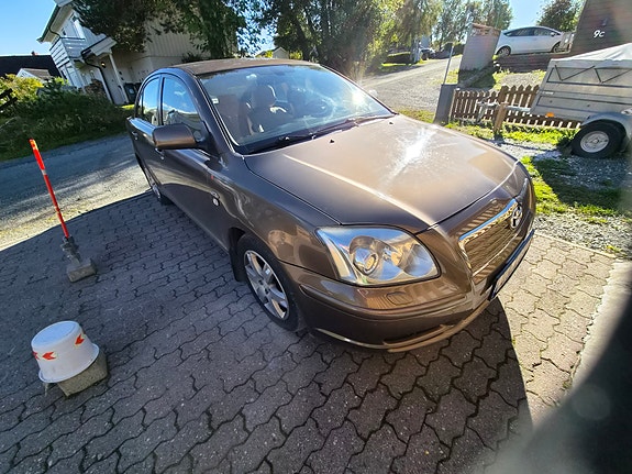 Toyota Avensis 3 of 18