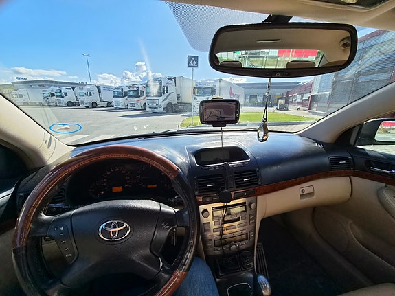 Toyota Avensis 6 of 18