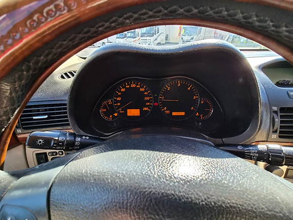 Toyota Avensis 5 of 18