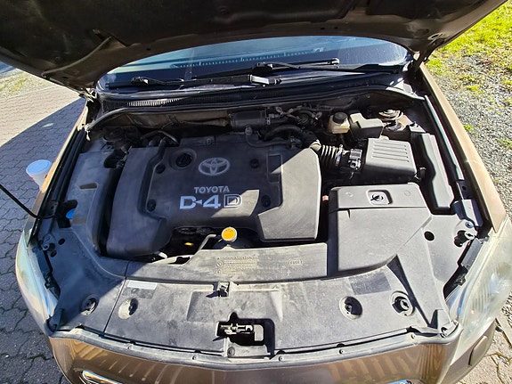 Toyota Avensis 18 of 18