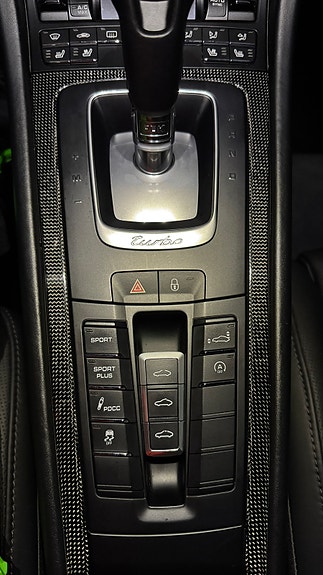 Porsche 911 Turbo S 22 of 30