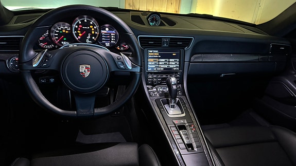 Porsche 911 Turbo S 19 of 30
