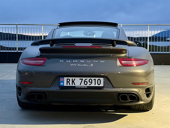 Porsche 911 Turbo S 5 of 30
