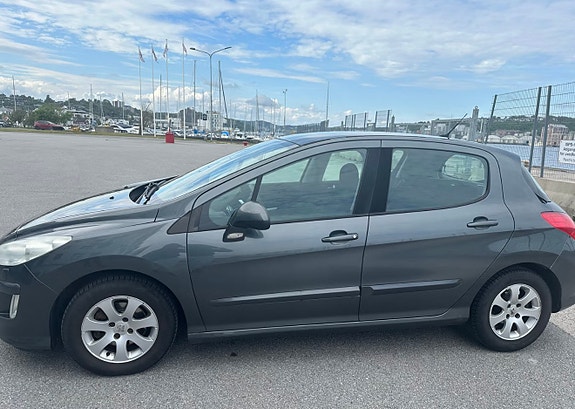 Peugeot 308 4 of 12
