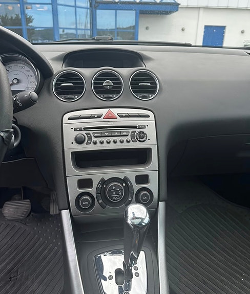Peugeot 308 11 of 12