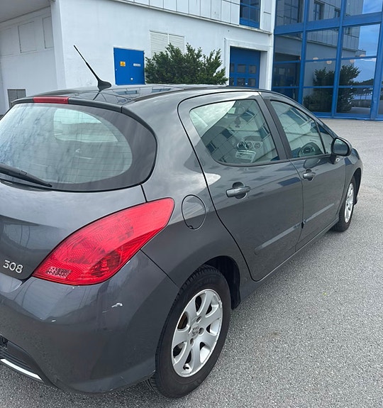 Peugeot 308 7 of 12