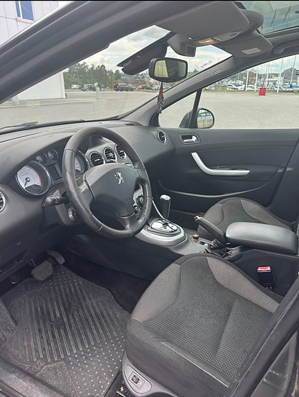 Peugeot 308 10 of 12