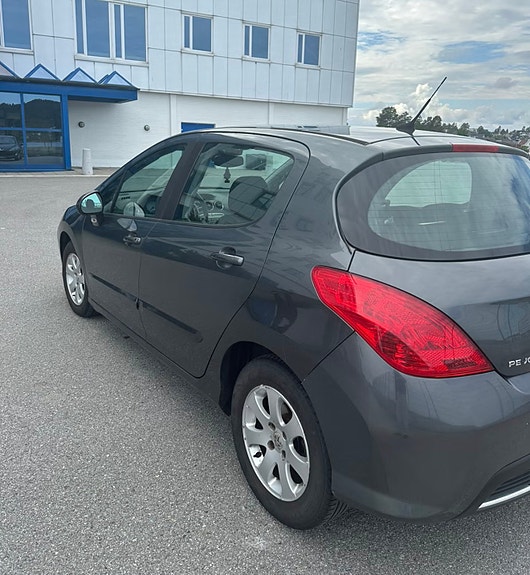 Peugeot 308 5 of 12