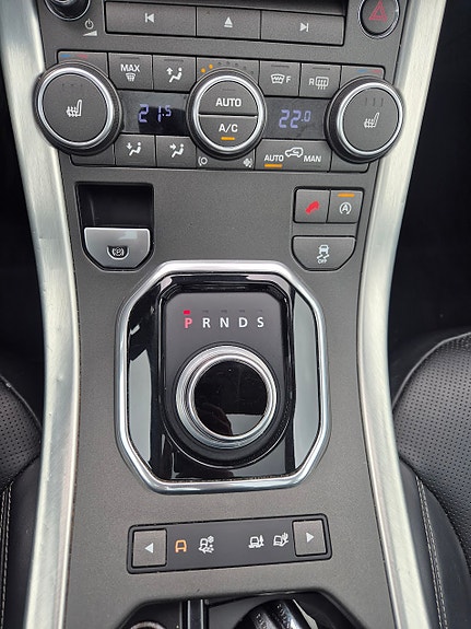 Land Rover Range Rover 21 of 30
