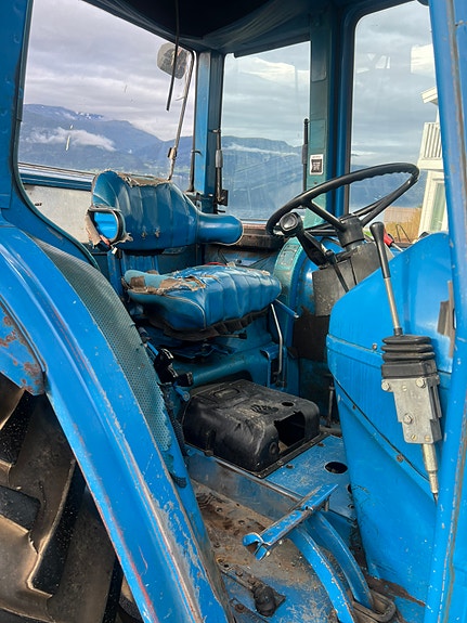 Ford 4610 2 of 8