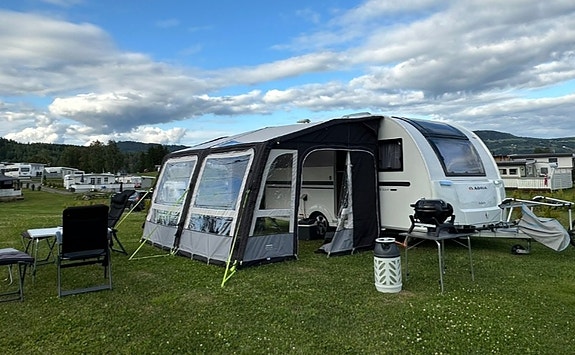 Adria 522 UP, Aldevarme, gulvvarme,ubrukte piggdekk på alufelg 2 of 26