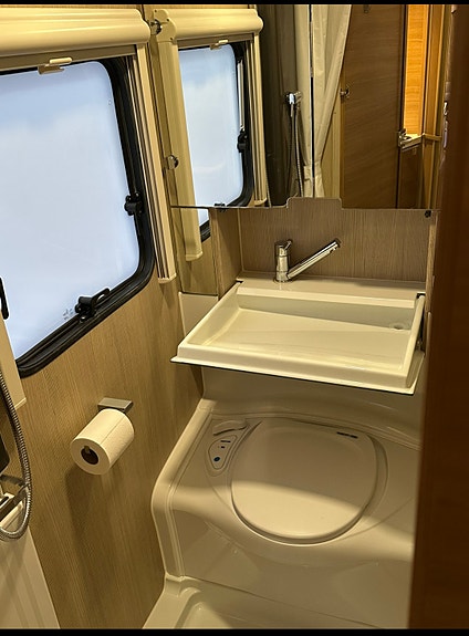 Adria 522 UP, Aldevarme, gulvvarme,ubrukte piggdekk på alufelg 20 of 26