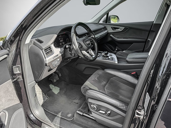 Audi Q7 7 of 16