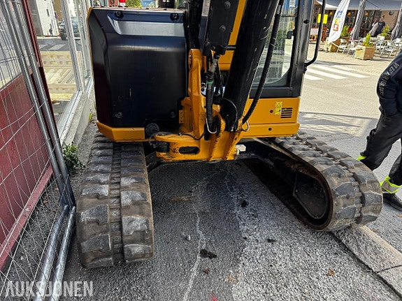 Cat 305 CR 17 of 30