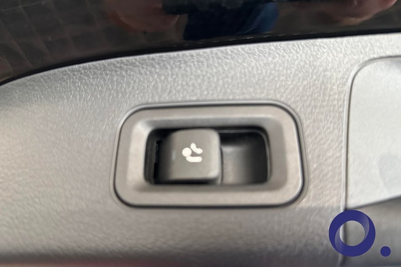 Mercedes-Benz EQA300 26 of 26