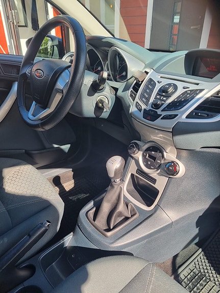 Ford Fiesta 15 of 19