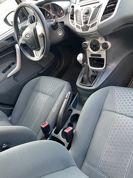 Ford Fiesta 13 of 19