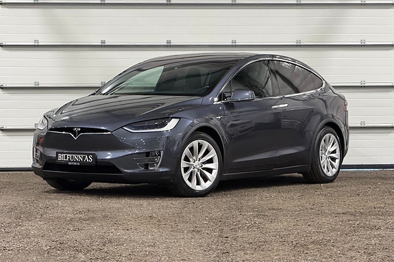Tesla Model X 7 of 30