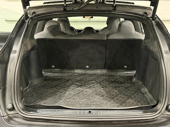 Tesla Model X 14 of 30