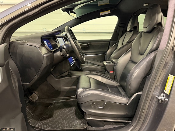 Tesla Model X 9 of 30