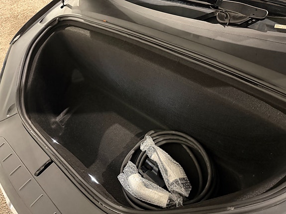 Tesla Model X 17 of 30