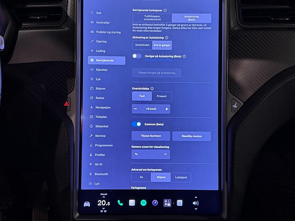 Tesla Model X 28 of 30