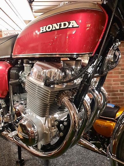 Honda CB 750 12 of 30